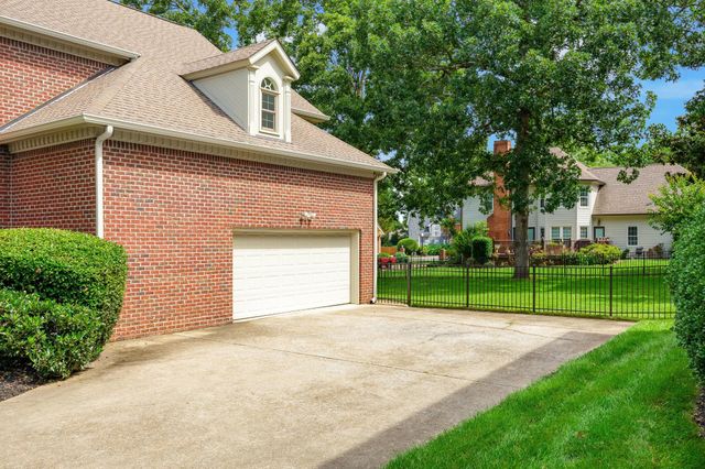 8005 Rosemere Way, Chattanooga, TN 37421