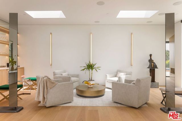 525 Arkell Drive, Beverly Hills, CA 90210