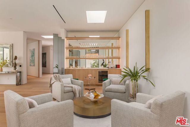 525 Arkell Drive, Beverly Hills, CA 90210