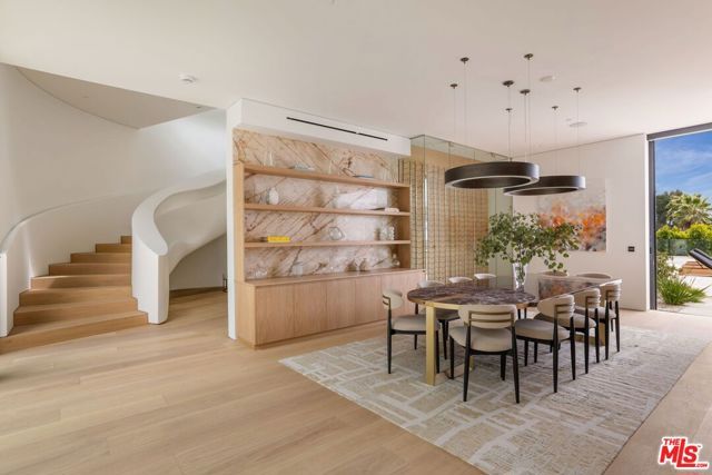 525 Arkell Drive, Beverly Hills, CA 90210