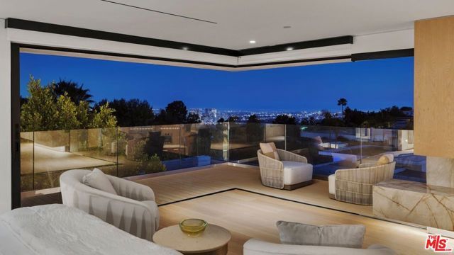 525 Arkell Drive, Beverly Hills, CA 90210
