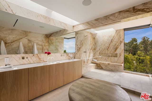 525 Arkell Drive, Beverly Hills, CA 90210