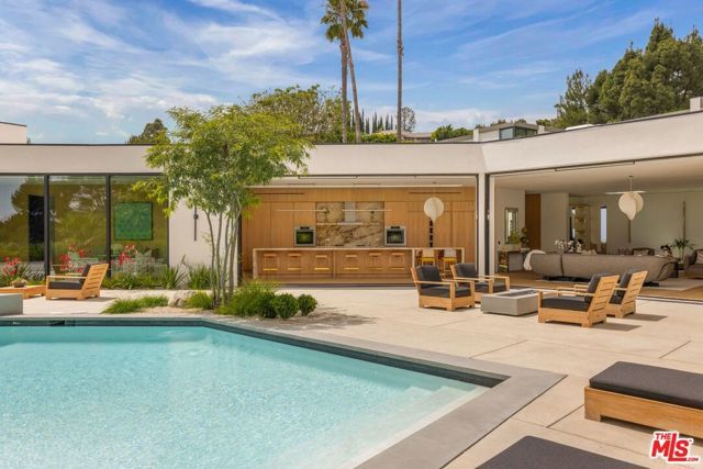 525 Arkell Drive, Beverly Hills, CA 90210