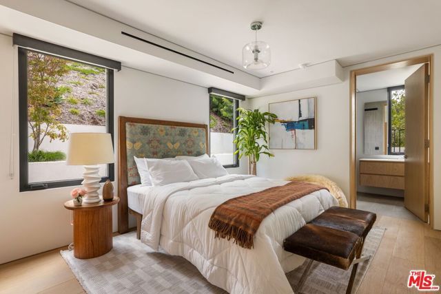 525 Arkell Drive, Beverly Hills, CA 90210