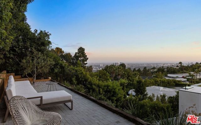 525 Arkell Drive, Beverly Hills, CA 90210
