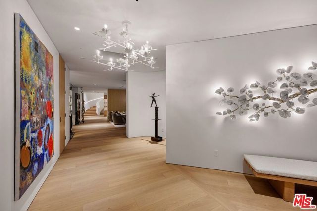 525 Arkell Drive, Beverly Hills, CA 90210