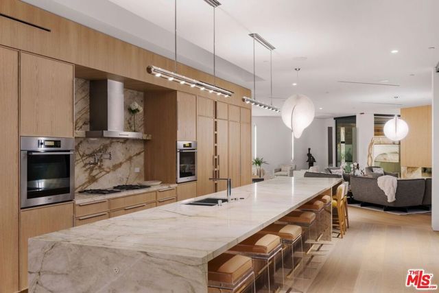 525 Arkell Drive, Beverly Hills, CA 90210