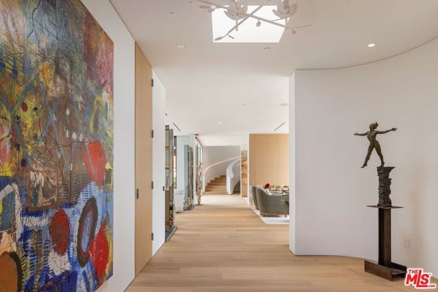 525 Arkell Drive, Beverly Hills, CA 90210