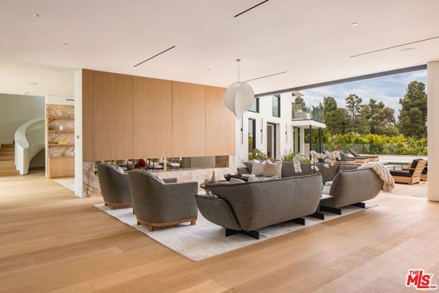 525 Arkell Drive, Beverly Hills, CA 90210