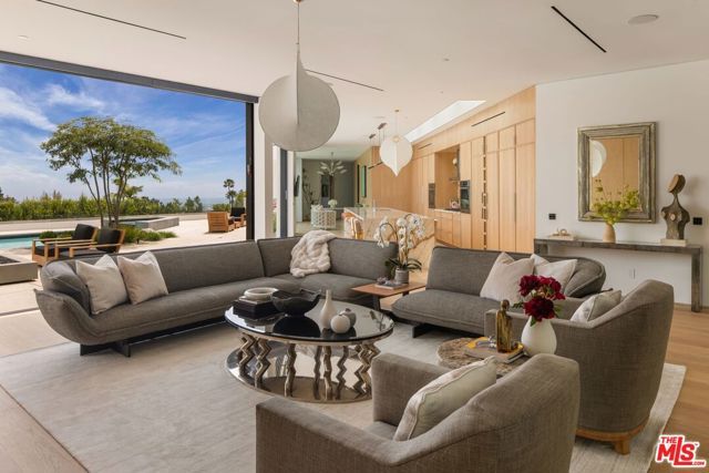 525 Arkell Drive, Beverly Hills, CA 90210