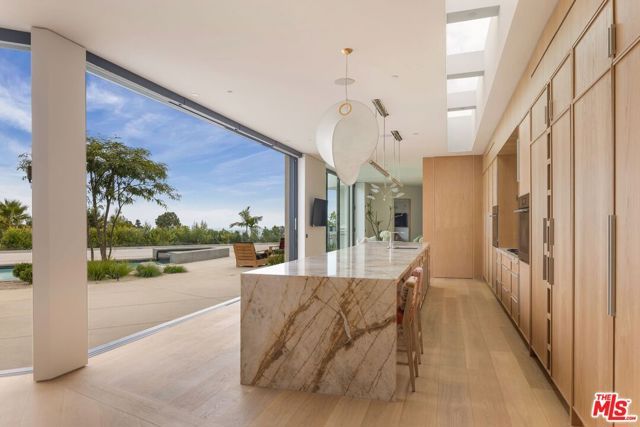525 Arkell Drive, Beverly Hills, CA 90210