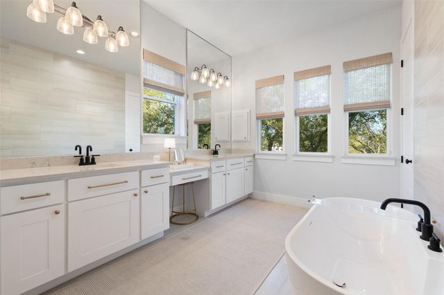 192 Gaucho WAY, Dripping Springs, TX 78620