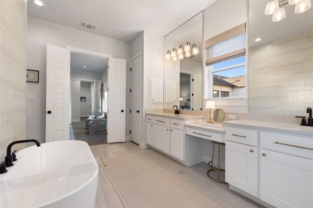 192 Gaucho WAY, Dripping Springs, TX 78620