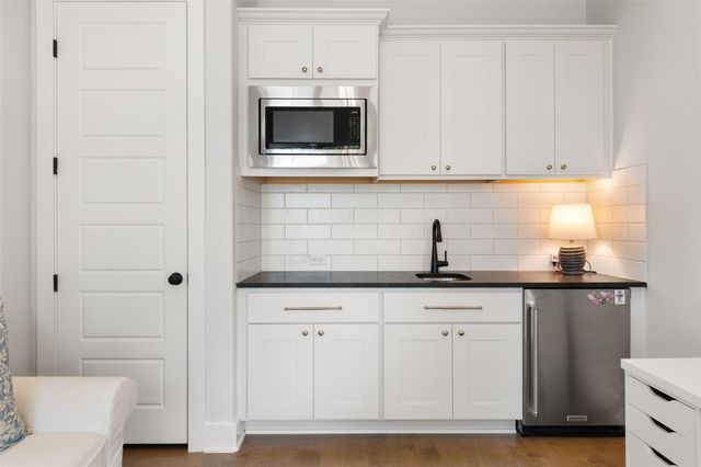 192 Gaucho WAY, Dripping Springs, TX 78620