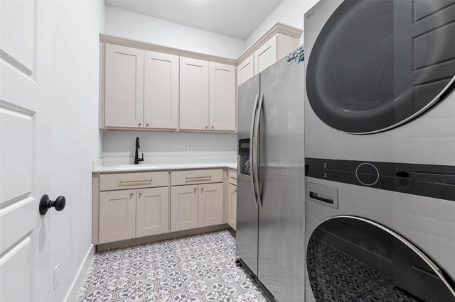 192 Gaucho WAY, Dripping Springs, TX 78620