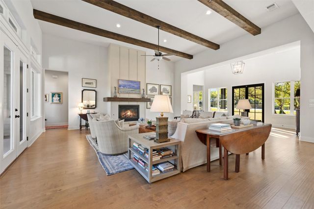 192 Gaucho WAY, Dripping Springs, TX 78620