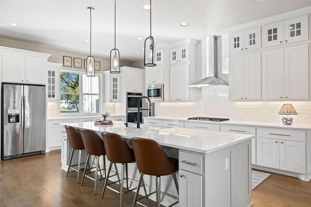 192 Gaucho WAY, Dripping Springs, TX 78620