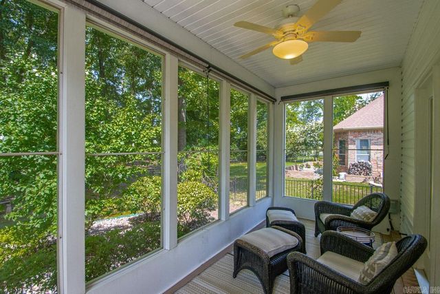 126 Grenoble Circle, Maumelle, AR 72113