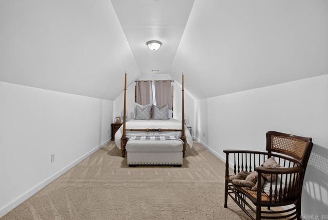 126 Grenoble Circle, Maumelle, AR 72113