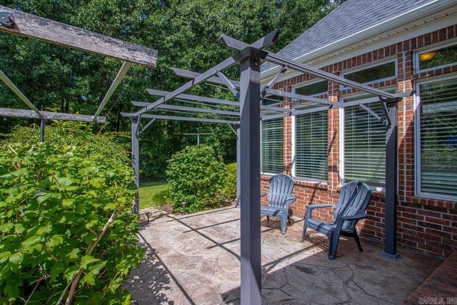 126 Grenoble Circle, Maumelle, AR 72113