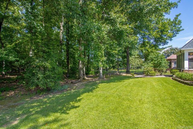 126 Grenoble Circle, Maumelle, AR 72113