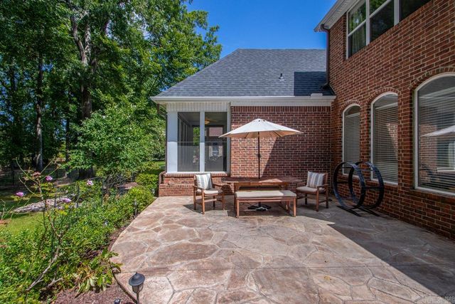 126 Grenoble Circle, Maumelle, AR 72113