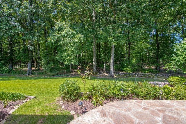 126 Grenoble Circle, Maumelle, AR 72113