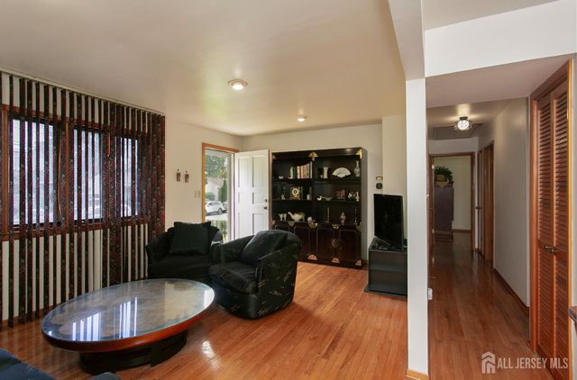 58 Schuyler Drive, Edison, NJ 08817