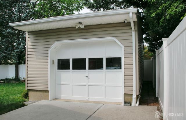 58 Schuyler Drive, Edison, NJ 08817