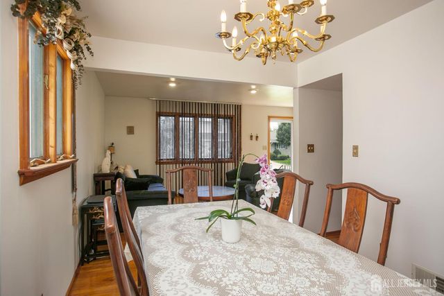 58 Schuyler Drive, Edison, NJ 08817