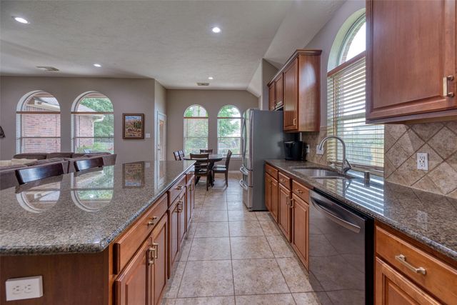 6 Red Adler Place, The Woodlands, TX 77382