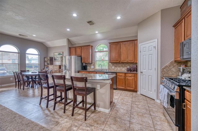 6 Red Adler Place, The Woodlands, TX 77382
