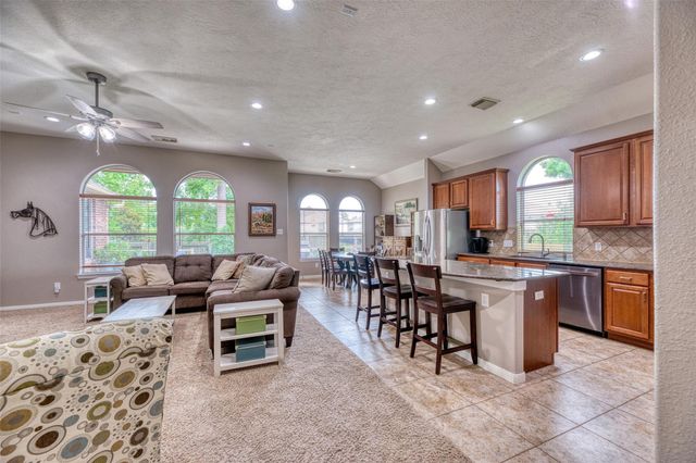 6 Red Adler Place, The Woodlands, TX 77382