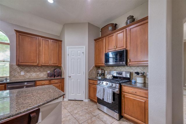 6 Red Adler Place, The Woodlands, TX 77382