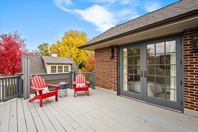121 Robsart Road, Kenilworth, IL 60043
