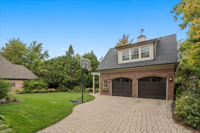 121 Robsart Road, Kenilworth, IL 60043