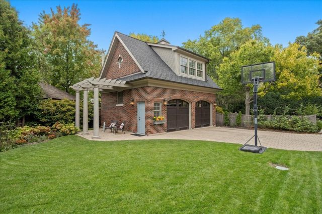 121 Robsart Road, Kenilworth, IL 60043