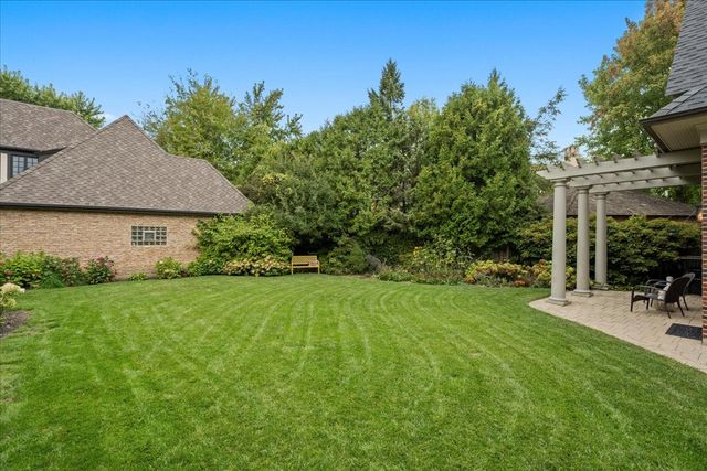 121 Robsart Road, Kenilworth, IL 60043