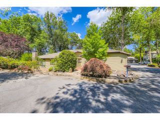 7582 Sw CRESMOOR Dr, Beaverton, OR 97008