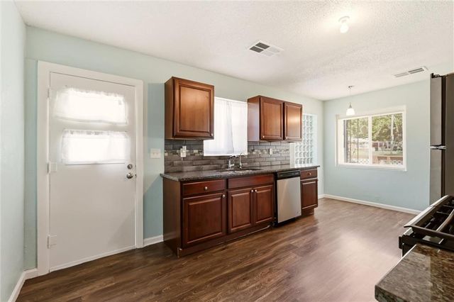 7203 E 102nd Street, Kansas City, MO 64134