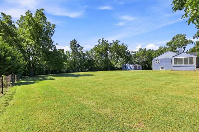 7203 E 102nd Street, Kansas City, MO 64134