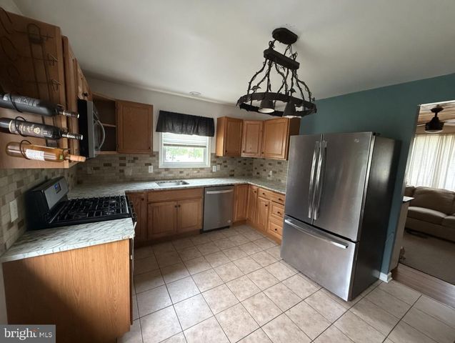 35 LONGVIEW DR, Bridgeton, NJ 08302
