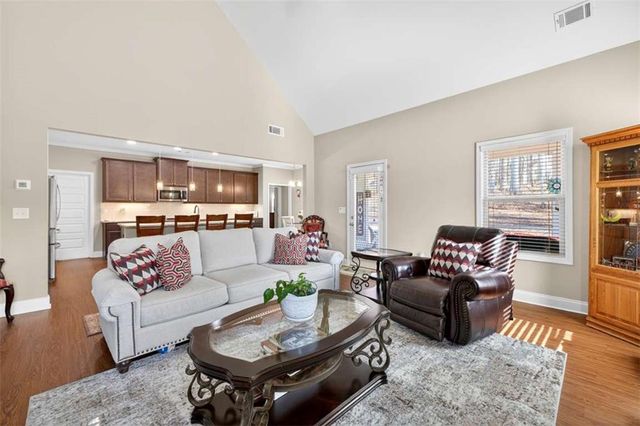 282 White Trillium Drive, Hoschton, GA 30548