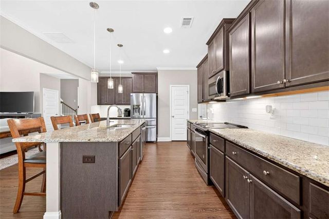 282 White Trillium Drive, Hoschton, GA 30548