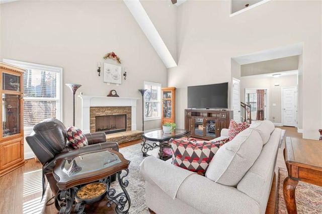 282 White Trillium Drive, Hoschton, GA 30548