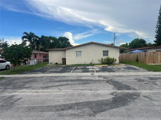 340-400 NE 44th St, Deerfield Beach, FL 33064