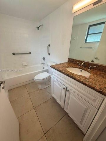 4211 San Marino 106, West Palm Beach, FL 33409