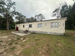 7886 Breeze DR, North Fort Myers, FL 33917
