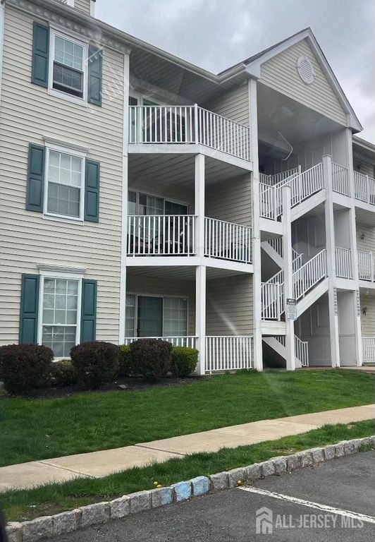 102 albury Way, North Brunswick, NJ 08902