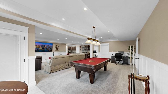 8022 Wooded Ridge Dr, Louisville, KY 40214